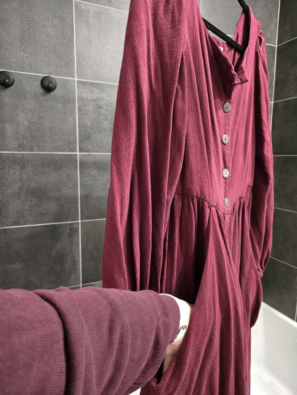 Button-Front Midi Dress with Large Pockets - Picture 4 of 7